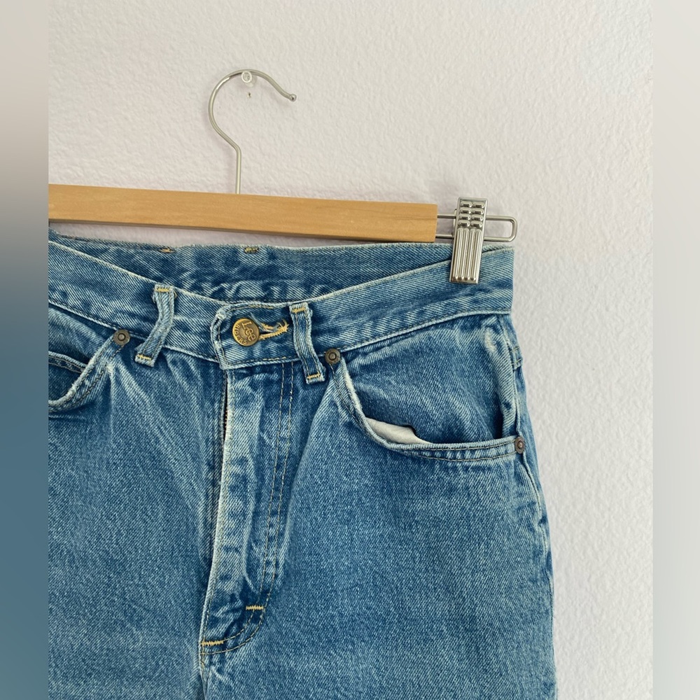 blue wash lee’s jeans